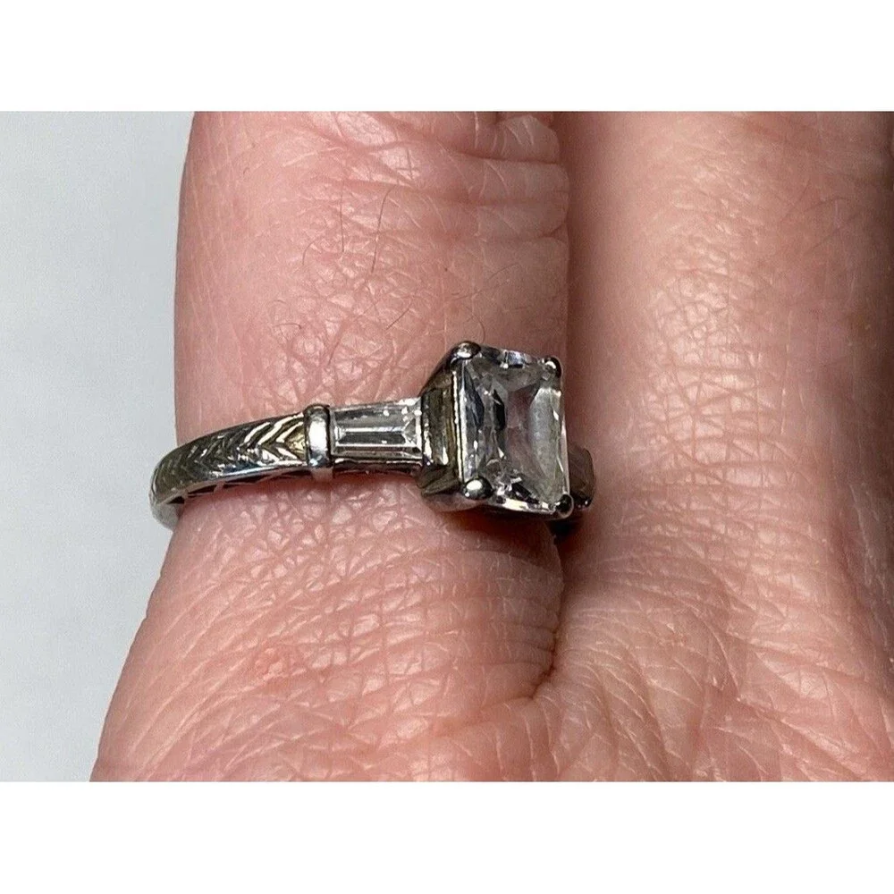 Art Deco Style 925 Sterling Silver CZ Ring Size 8 Baguette Chevron Band